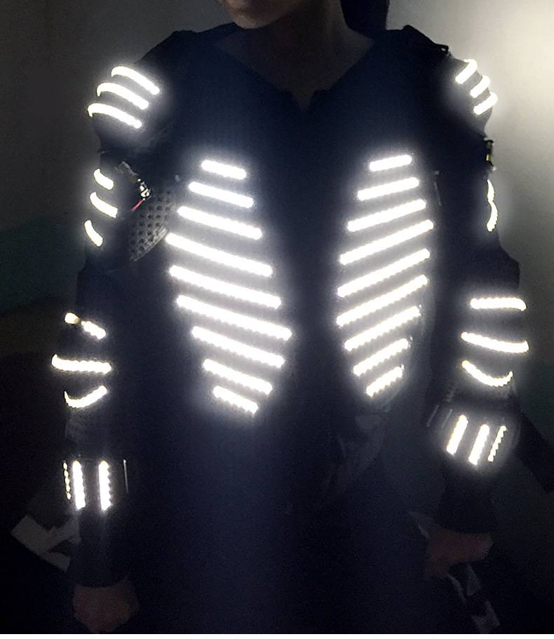 10615578061_1951096710