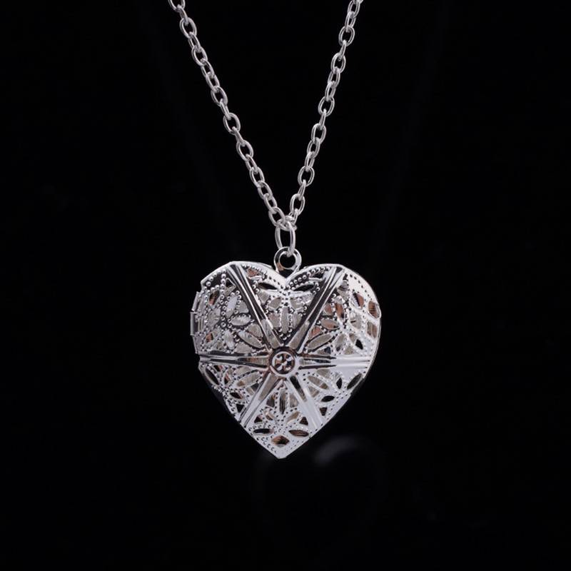 2874379251_163152905