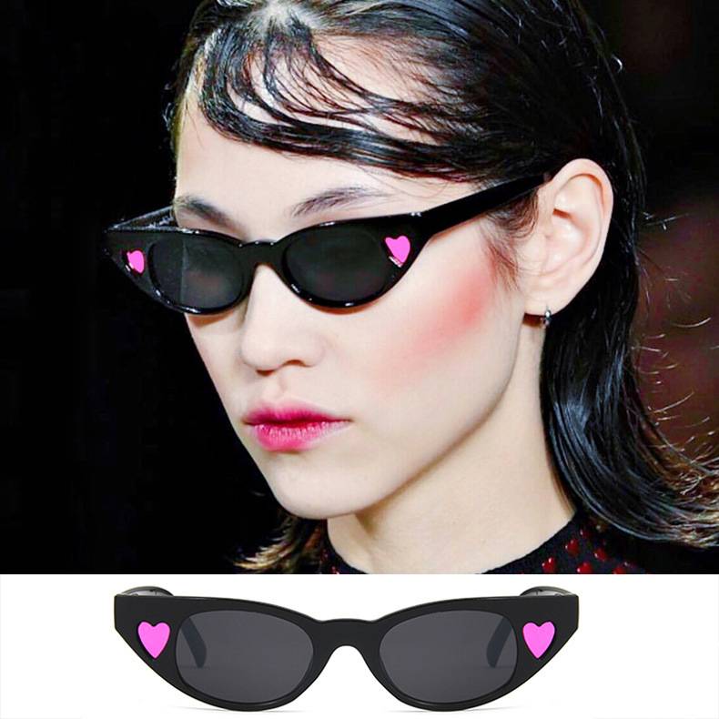Маленькие очки в оправе с милыми сердечками женские солнцезащитные кошачий глаз