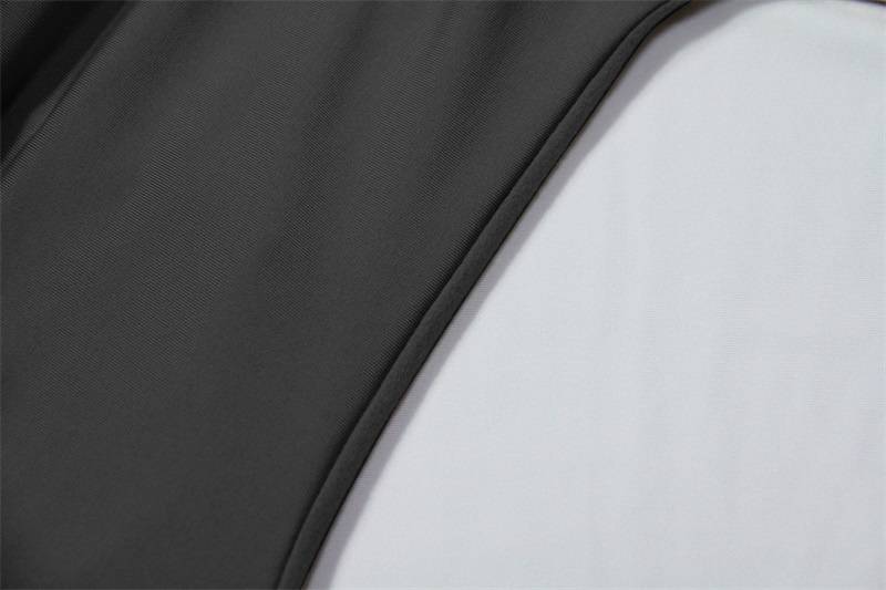 20711596833_75685704